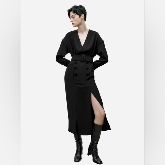 Zara Dresses & Skirts - Zara Wrap V-Neck Long Sleeve Midi Dress In Black *Missing Belt*